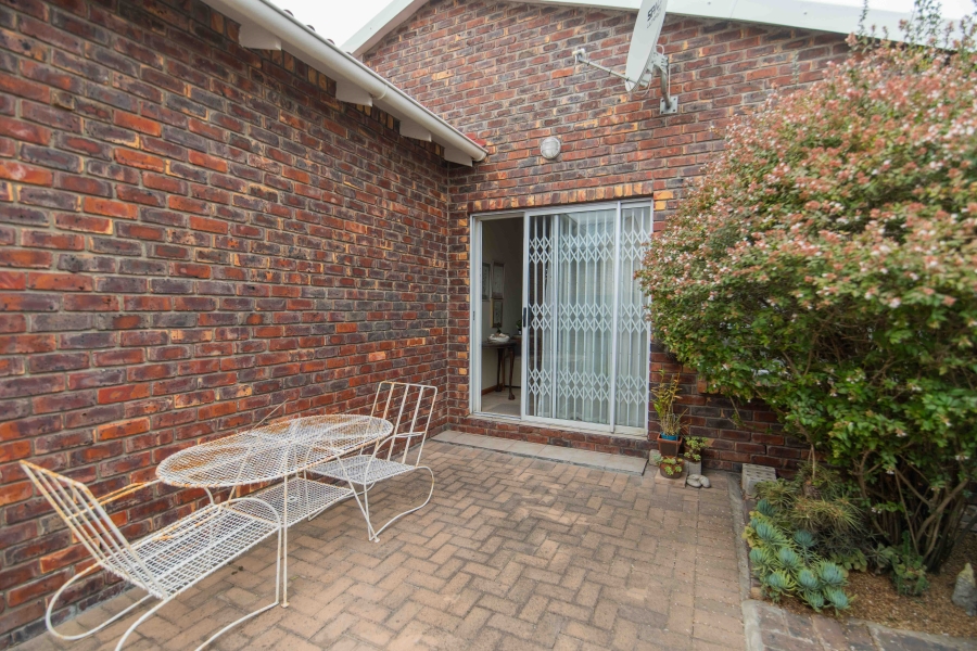 3 Bedroom Property for Sale in Parsonsvlei Eastern Cape